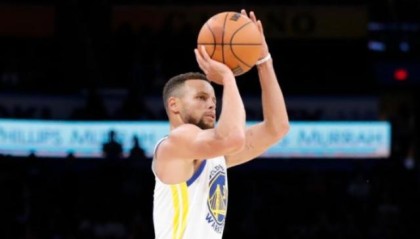 b体育-【观察】新赛季勇士起飞 靠的不只是无所不能的库里